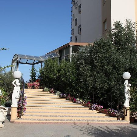 Hotel Plaza Лідо-дельї-Естензі Екстер'єр фото