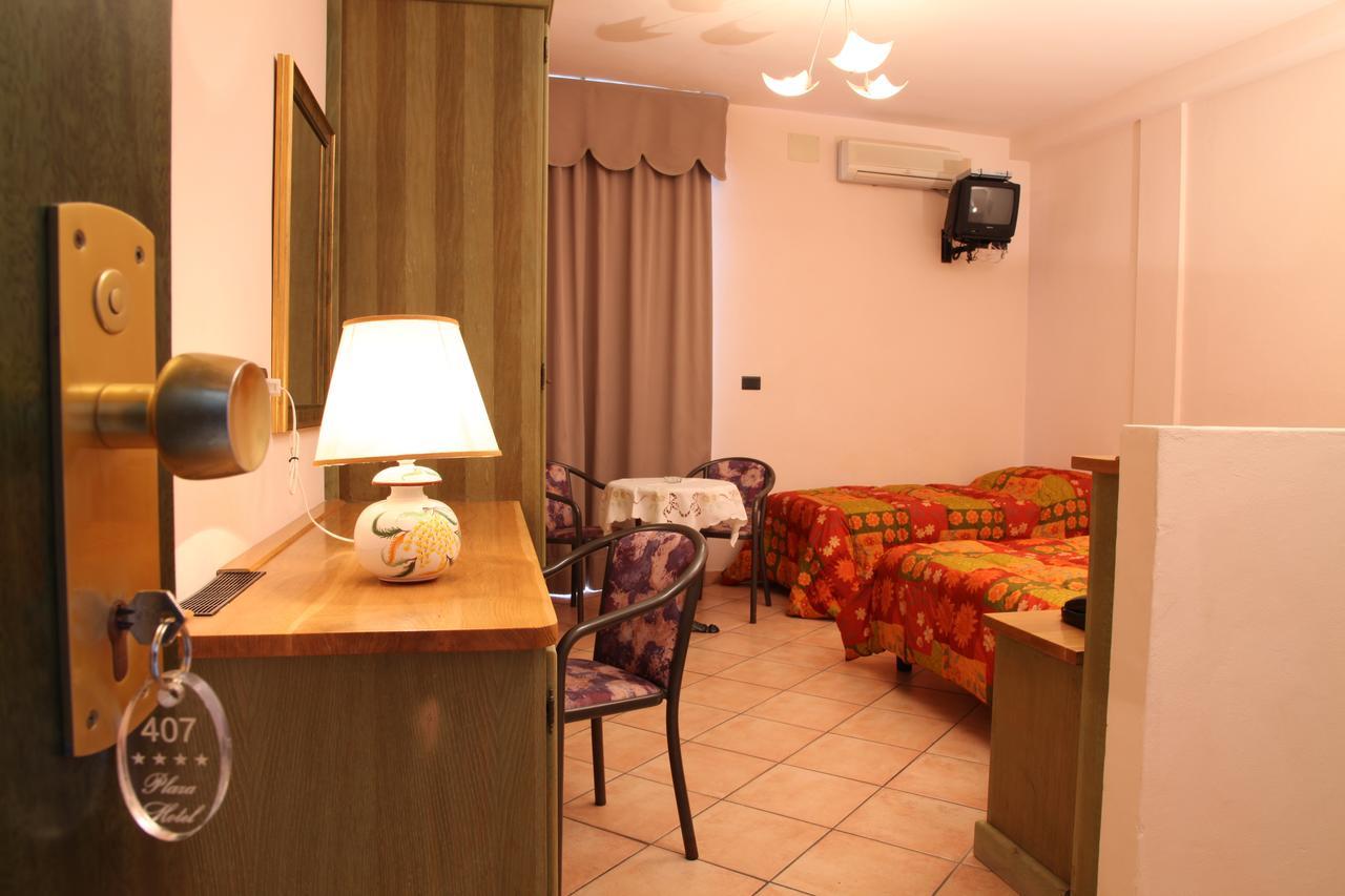 Hotel Plaza Лідо-дельї-Естензі Екстер'єр фото