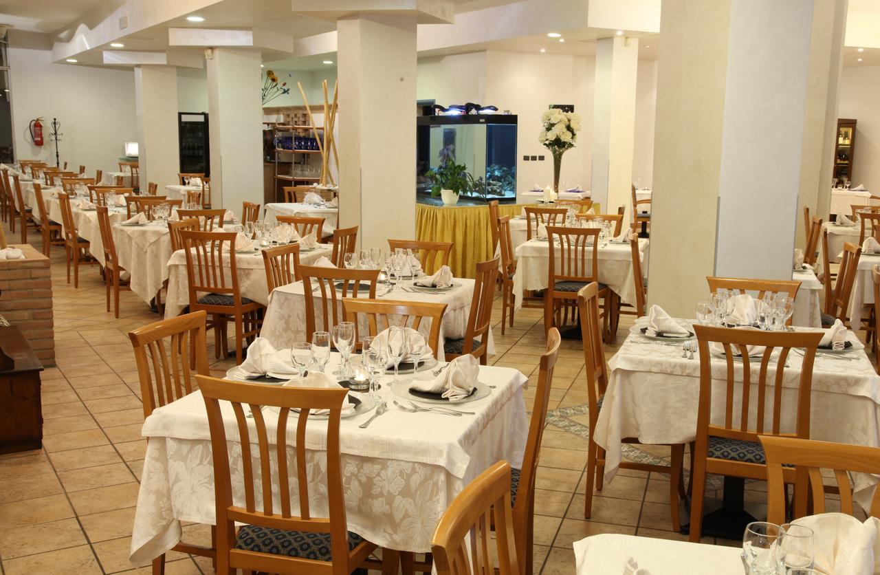 Hotel Plaza Лідо-дельї-Естензі Екстер'єр фото