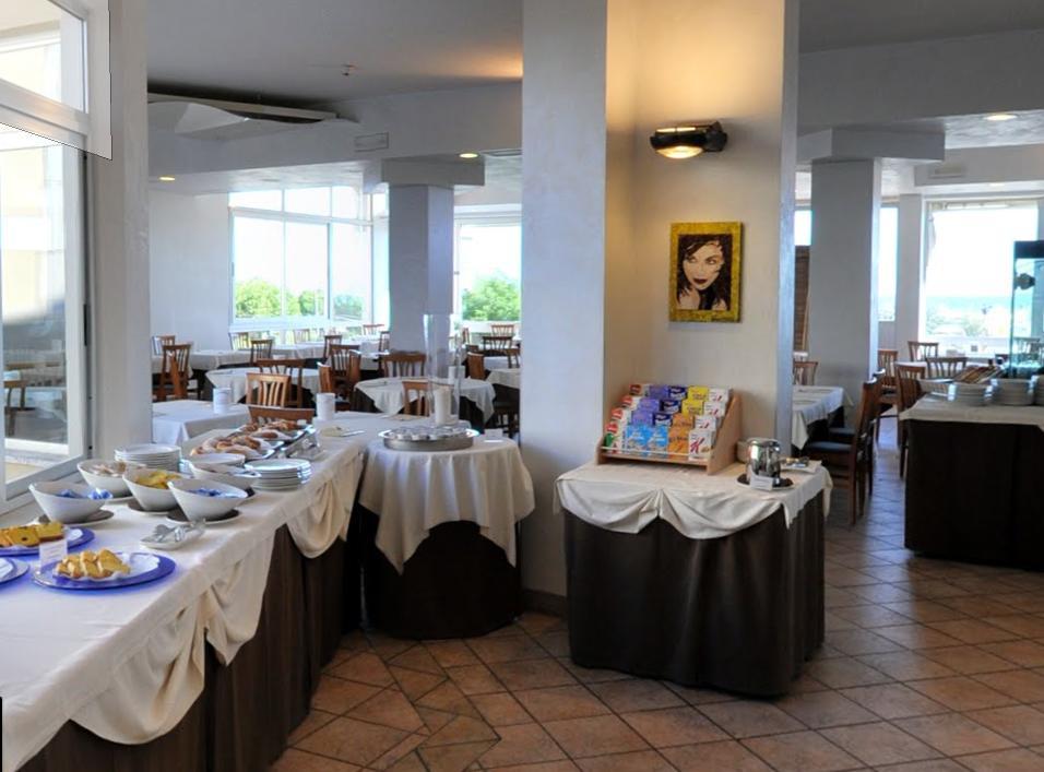 Hotel Plaza Лідо-дельї-Естензі Екстер'єр фото